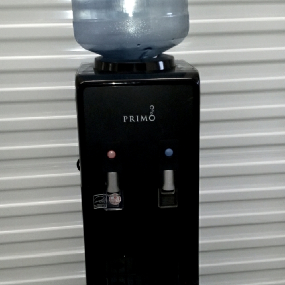 PRIMO Hot & Cold Water Dispenser.   Like New never used.